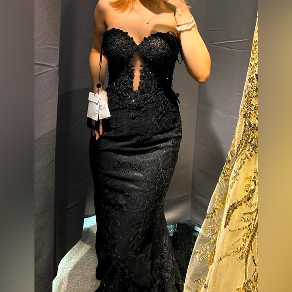 Black Luxury Prom Dress - Picture 1 of 2